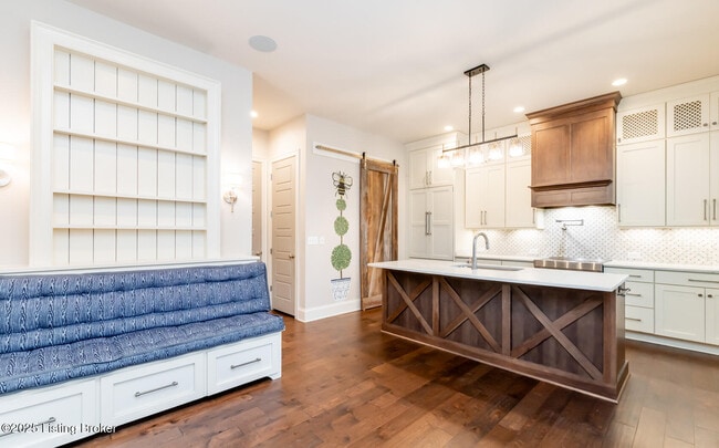 Building Photo - 9413 Civic Way