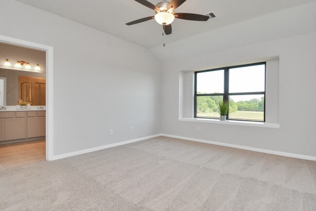 Building Photo - 27911 Western Crk Ct