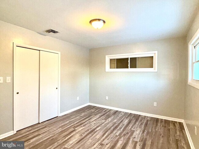 Building Photo - 5233 Kerger Rd