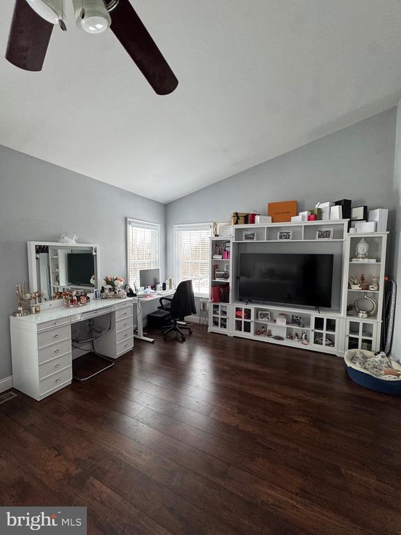 Building Photo - 17 Parkview Way