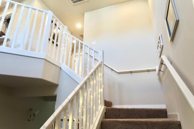 Building Photo - 15206 82nd Ave E