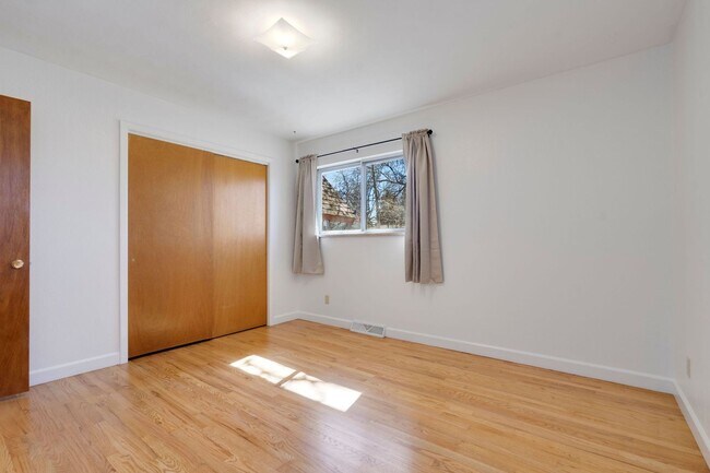 Building Photo - Updated 4 Bedroom Home in South College Heights