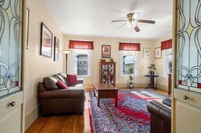 Building Photo - 106 Grovers Ave