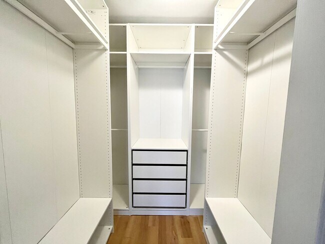 Building Photo - 110 N Water St