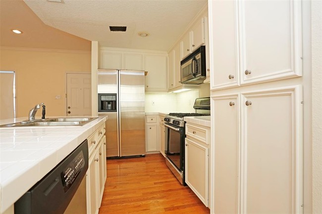 Building Photo - 1 Baylor Plaza