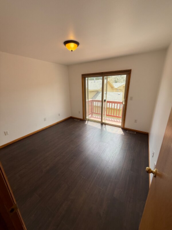 Building Photo - 300 Far View Dr