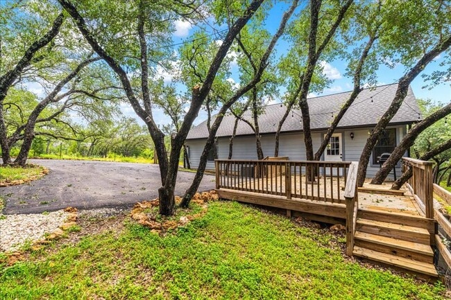 Building Photo - 408 Breezing Ln