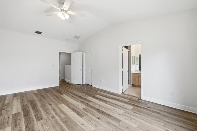 Building Photo - 12740 Westhampton Cir