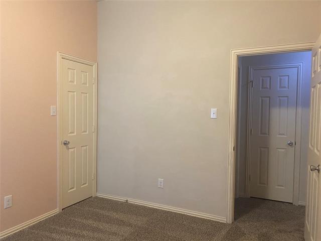 Building Photo - 2712 Lake Ridge Dr