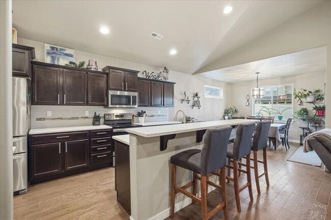 Building Photo - 368 Wishkah Dr