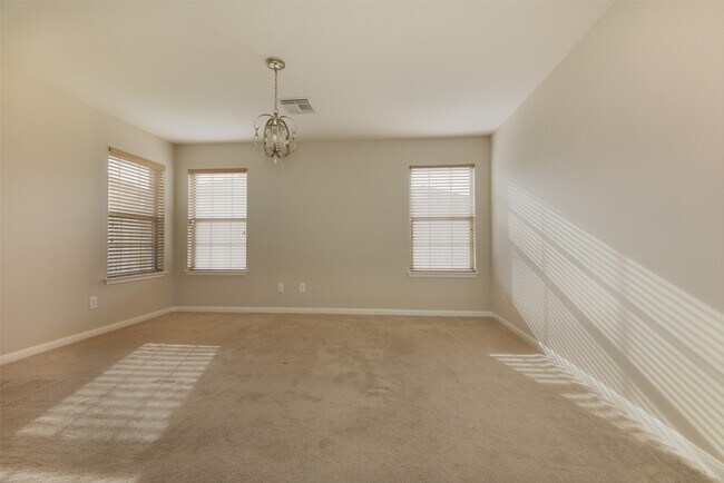 Building Photo - 1122 Americana Dr