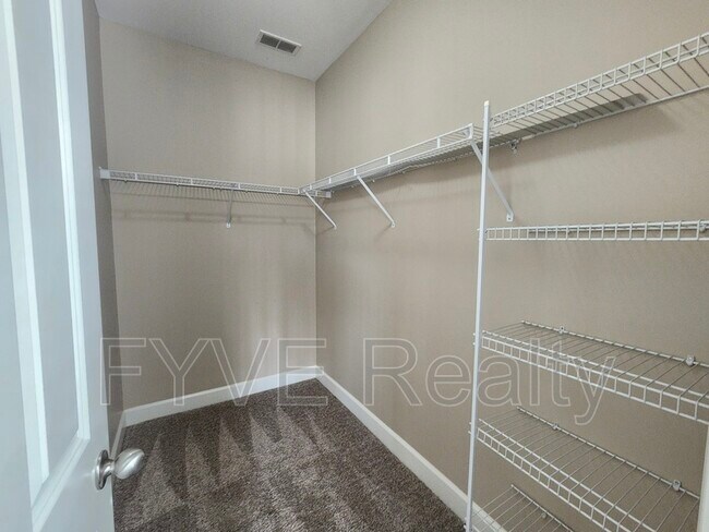 Building Photo - 8441 Callabee Way