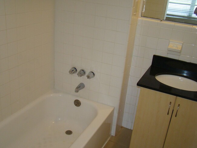 Building Photo - The Perfect Location. The Best Price. 1 Mo...