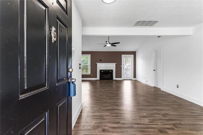 Building Photo - 140 Grayland Creek Dr