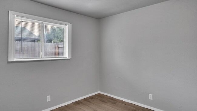 Building Photo - 1314 N Irvington Ave