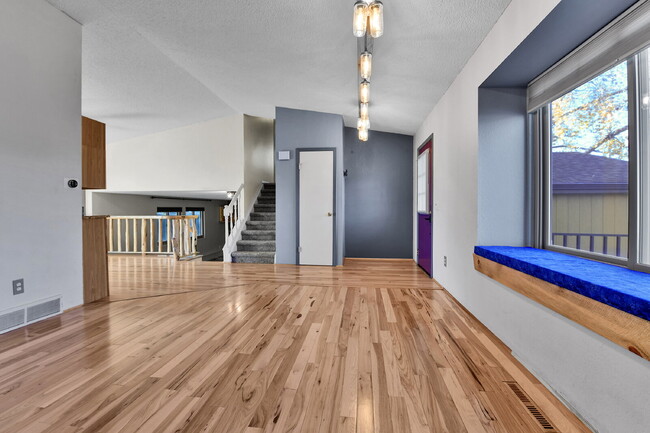 Building Photo - $2,895 - 3 Bed, 2.5 Bath Home in Broomfiel...