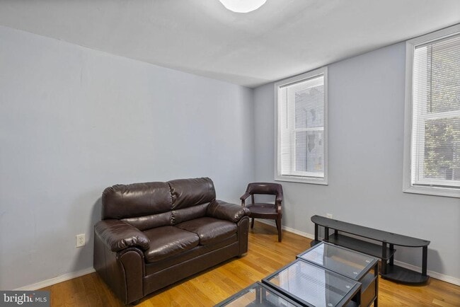 Building Photo - 1818 E Pratt St