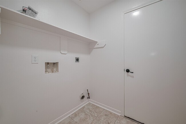 Building Photo - 3223 Candlepine Dr