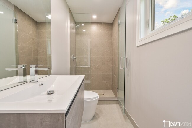 Building Photo - 12407 91st Ave