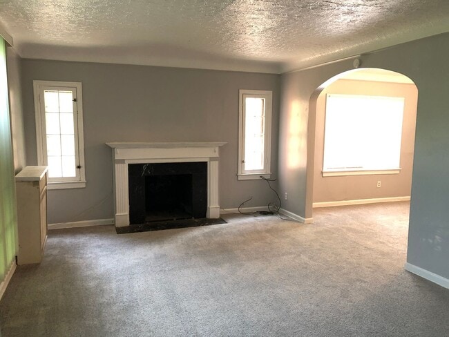 Building Photo - 3633 Lynnfield Rd