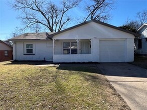 Building Photo - 936 Bluewood Dr