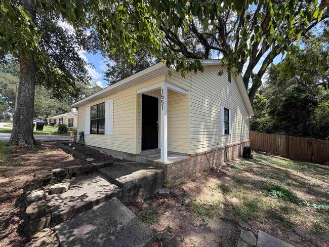 Building Photo - 1551 Pullen Rd