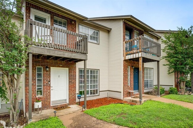 Building Photo - 1815 River Crossing Cir