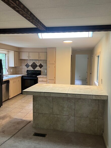 Building Photo - 1412 Hopi Trl