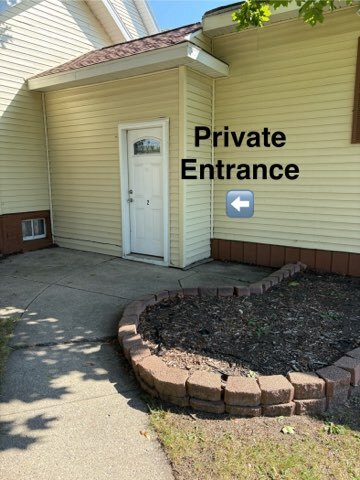 Building Photo - 304 S Beck St