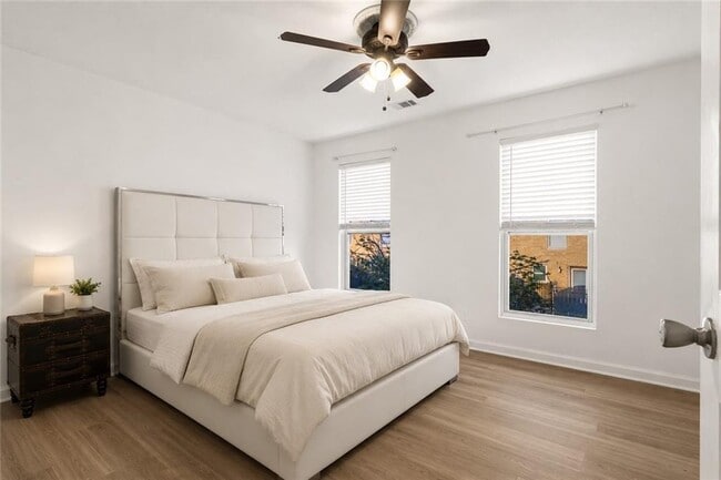 Building Photo - 245 Winding River Dr