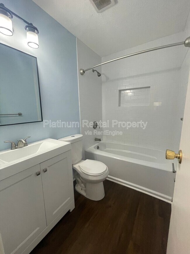 Building Photo - 2564 Timberly Dr SE