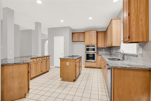 Building Photo - 803 Holly Cir