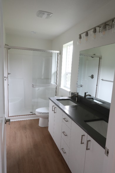 Building Photo - 12903 SE Ridgecrest Rd