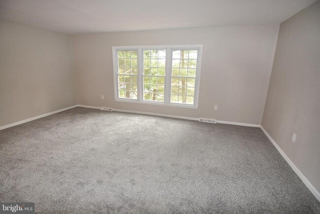 Building Photo - 1666 Albermarle Dr