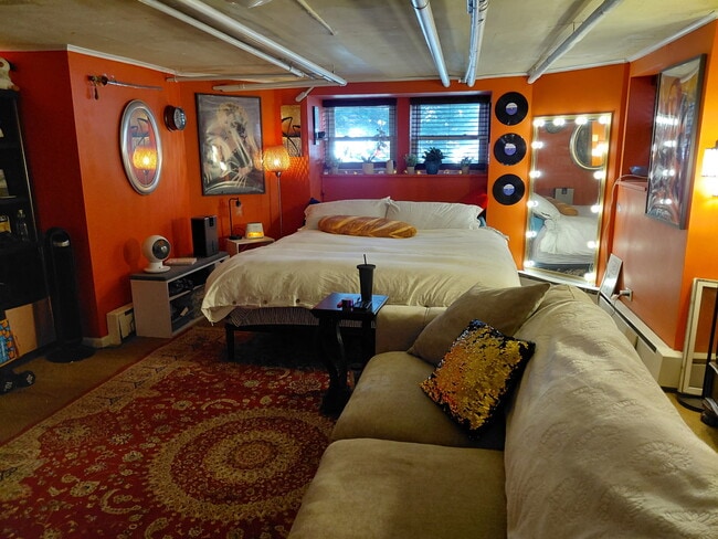 Building Photo - 6641 N Campbell Ave