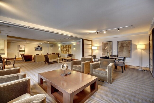 Building Photo - 401 S 1st St