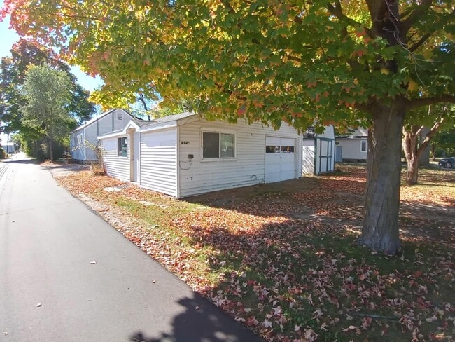 Building Photo - 612 N Arnold St