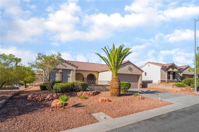 Building Photo - 2571 Thatcher Ave