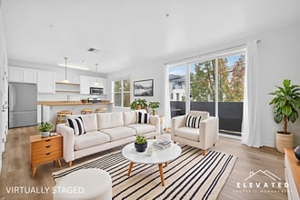 Building Photo - 905 Doubles Dr