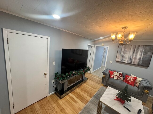 Building Photo - 460 Ave E