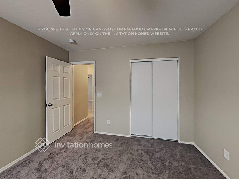 Building Photo - 927 S 239th Ln