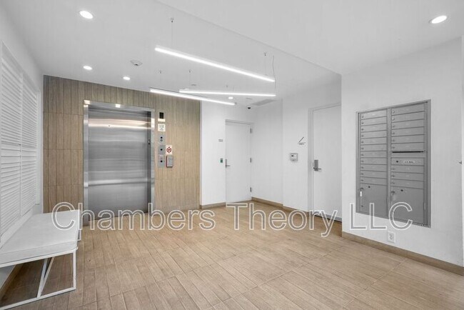 Building Photo - 1380 Quincy St NW