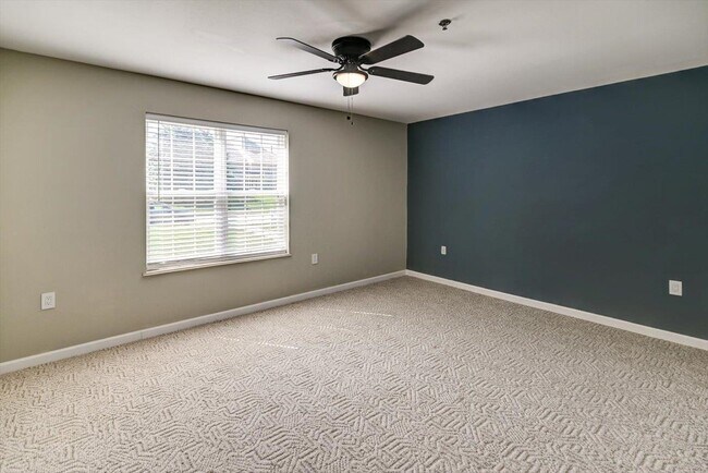 Building Photo - 201 Kearney Way