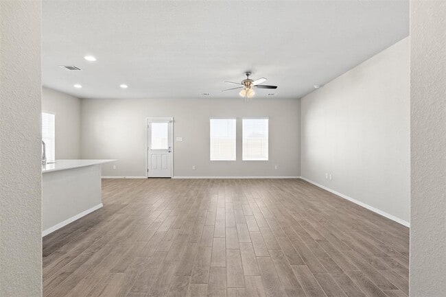 Building Photo - 441 Hortus Dr