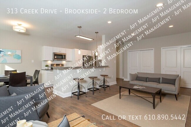 Building Photo - 313 Creek Dr