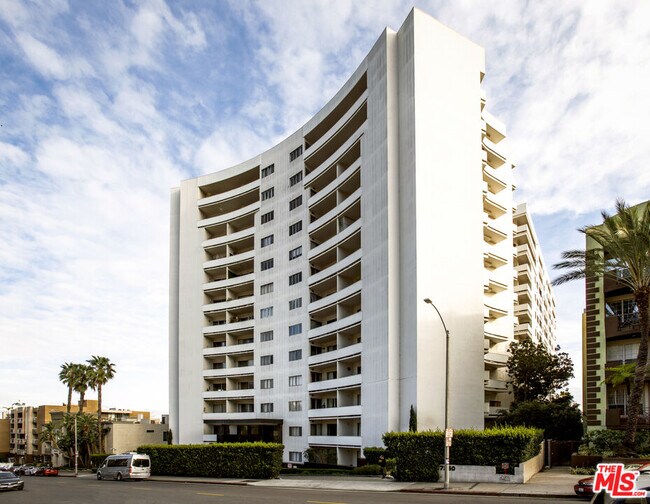 Building Photo - 7250 Franklin Ave