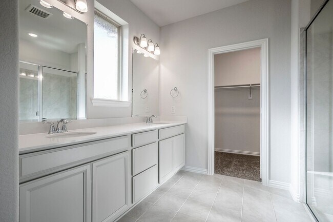 Building Photo - Brand New Luxury Home in Prosper ISD