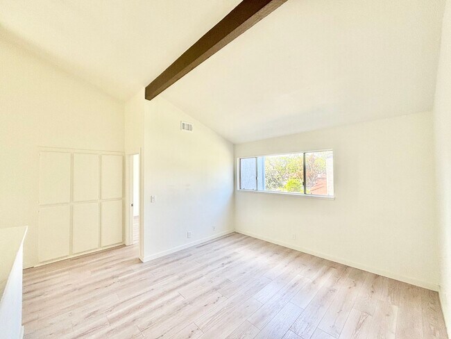 Building Photo - 437 Reed Way