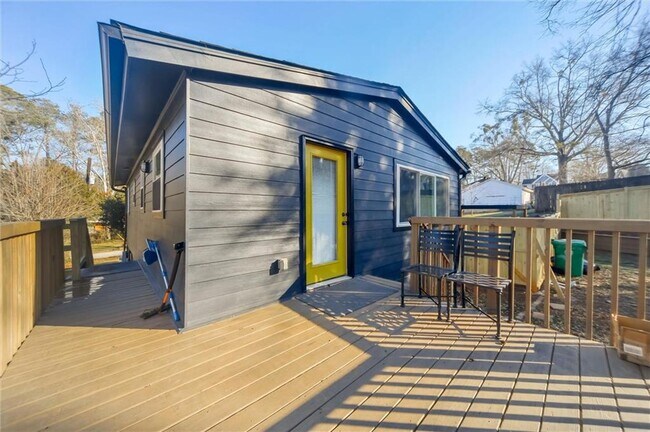 Building Photo - 3119 Piper Dr