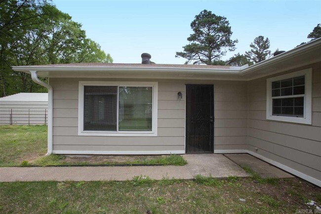 Building Photo - 6724 Carolina Dr